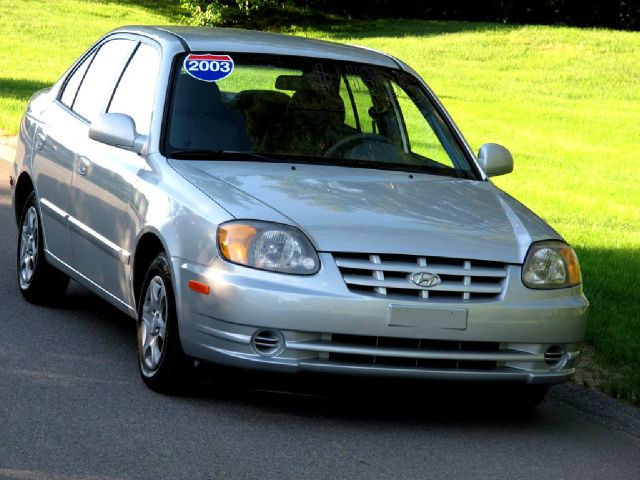 2003 Hyundai Accent Slt,4x4,1-owner,3rd Seat