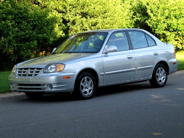 2003 Hyundai Accent Slt,4x4,1-owner,3rd Seat