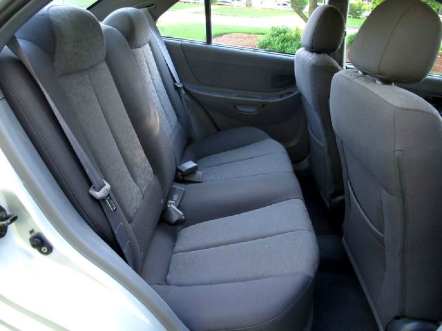 2003 Hyundai Accent Slt,4x4,1-owner,3rd Seat