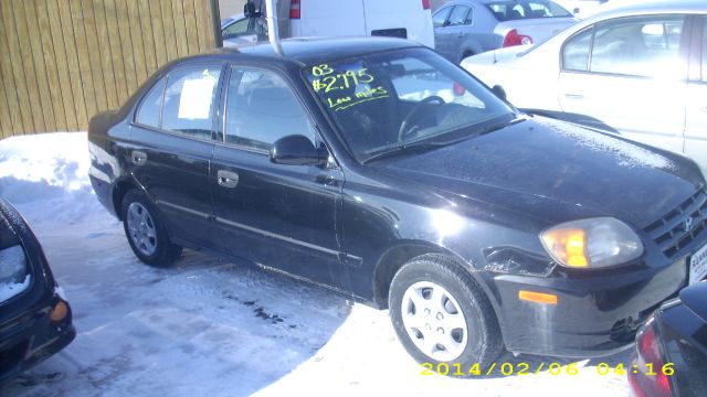2003 Hyundai Accent Slt,4x4,1-owner,3rd Seat