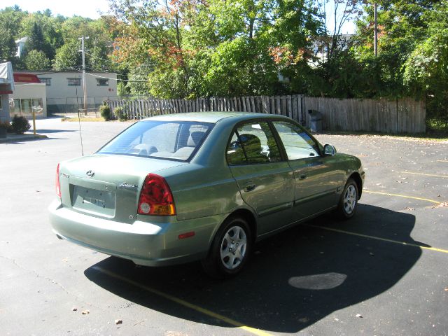 2003 Hyundai Accent Slt,4x4,1-owner,3rd Seat