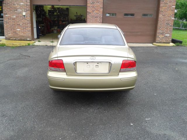 2003 Hyundai Accent Base