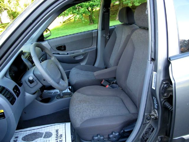 2003 Hyundai Accent Slt,4x4,1-owner,3rd Seat