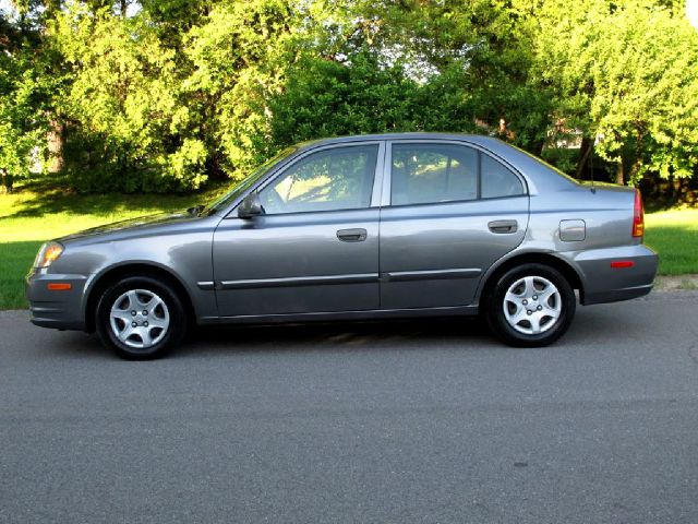 2003 Hyundai Accent Slt,4x4,1-owner,3rd Seat