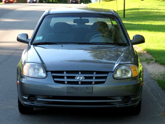 2003 Hyundai Accent Slt,4x4,1-owner,3rd Seat