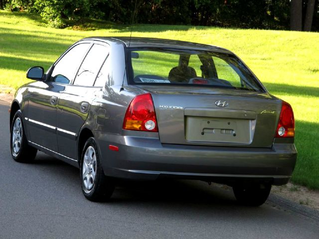 2003 Hyundai Accent Slt,4x4,1-owner,3rd Seat