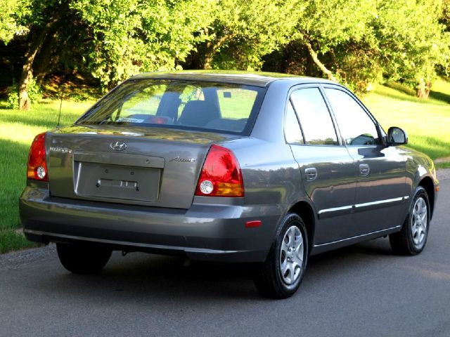 2003 Hyundai Accent Slt,4x4,1-owner,3rd Seat