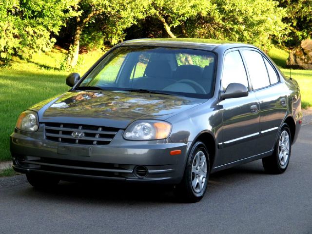 2003 Hyundai Accent Slt,4x4,1-owner,3rd Seat