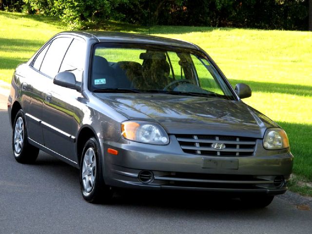 2003 Hyundai Accent Slt,4x4,1-owner,3rd Seat