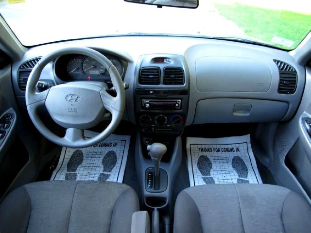 2003 Hyundai Accent Slt,4x4,1-owner,3rd Seat