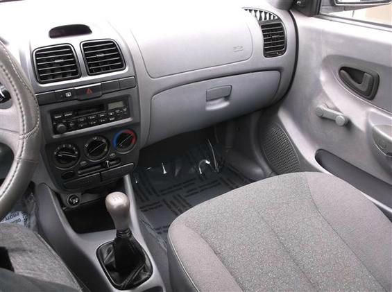 2003 Hyundai Accent LX Coupe 4-spd AT