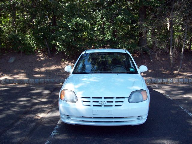 2004 Hyundai Accent Slt,4x4,1-owner,3rd Seat