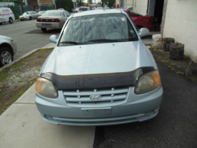 2004 Hyundai Accent Slt,4x4,1-owner,3rd Seat