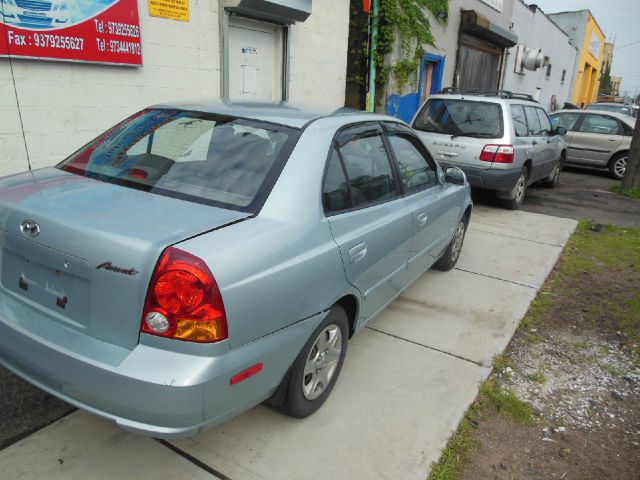 2004 Hyundai Accent Slt,4x4,1-owner,3rd Seat