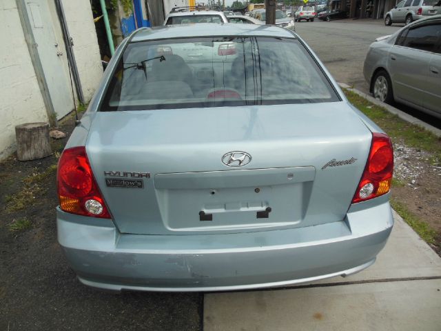 2004 Hyundai Accent Slt,4x4,1-owner,3rd Seat