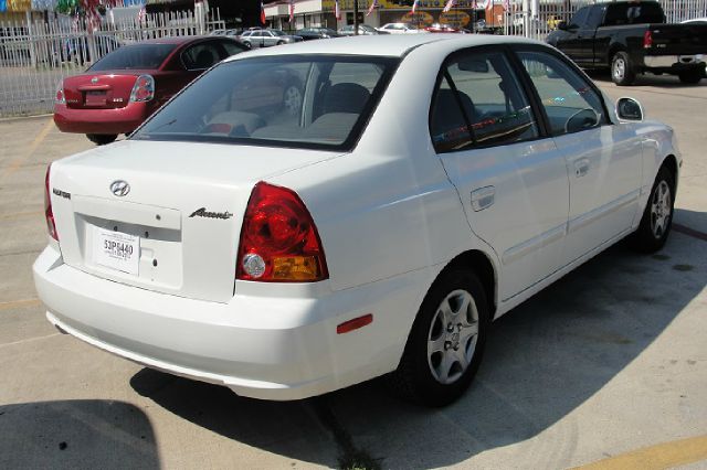 2004 Hyundai Accent Slt,4x4,1-owner,3rd Seat