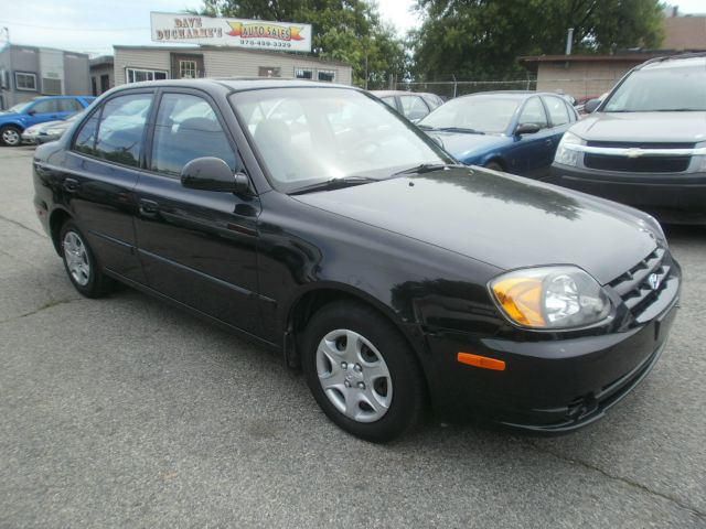 2004 Hyundai Accent Slt,4x4,1-owner,3rd Seat