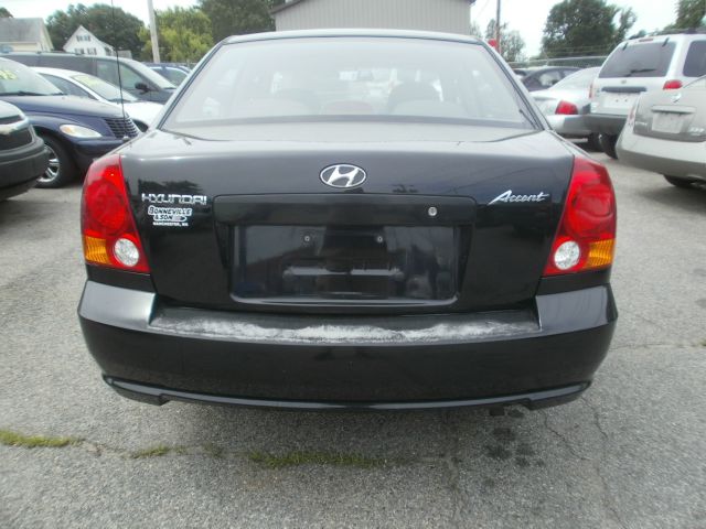 2004 Hyundai Accent Slt,4x4,1-owner,3rd Seat