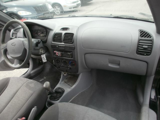 2004 Hyundai Accent Slt,4x4,1-owner,3rd Seat