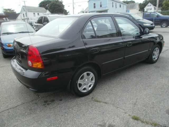2004 Hyundai Accent Slt,4x4,1-owner,3rd Seat