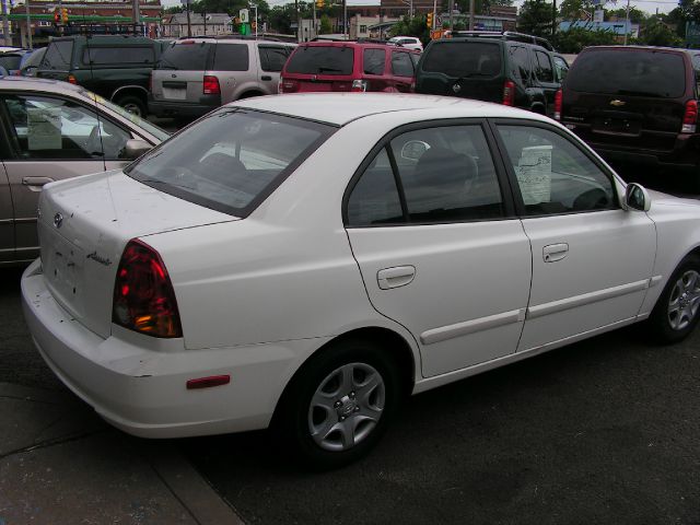 2004 Hyundai Accent Slt,4x4,1-owner,3rd Seat