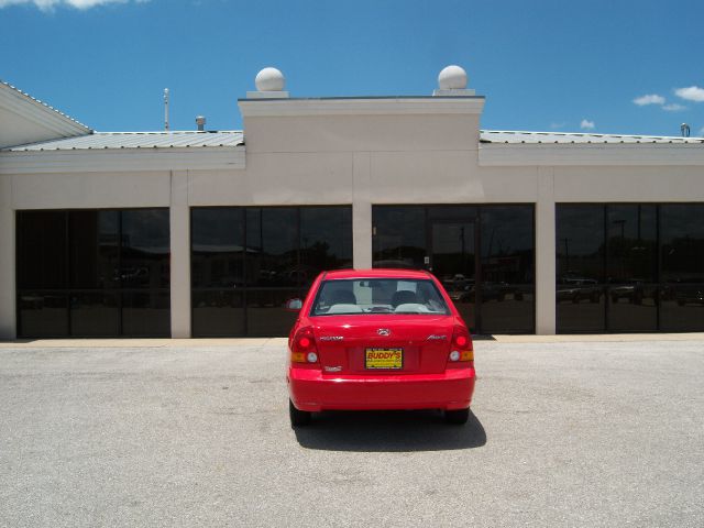 2004 Hyundai Accent Slt,4x4,1-owner,3rd Seat
