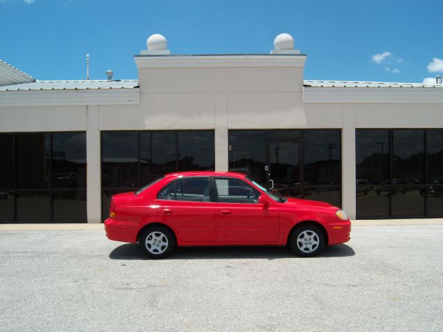 2004 Hyundai Accent Slt,4x4,1-owner,3rd Seat