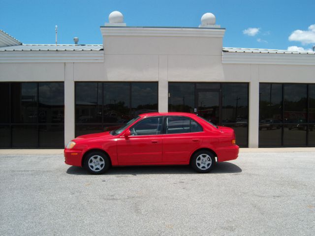 2004 Hyundai Accent Slt,4x4,1-owner,3rd Seat