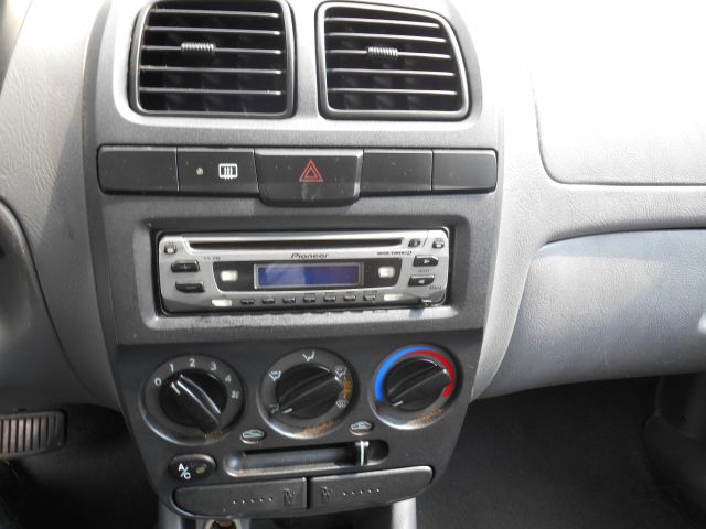 2004 Hyundai Accent Slt,4x4,1-owner,3rd Seat