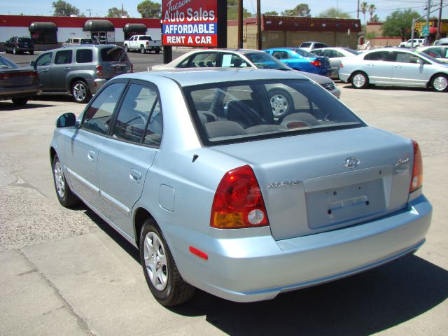2004 Hyundai Accent Slt,4x4,1-owner,3rd Seat
