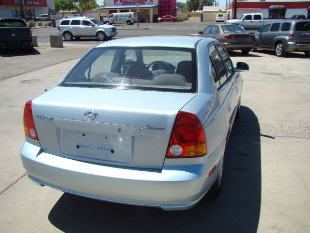 2004 Hyundai Accent Slt,4x4,1-owner,3rd Seat