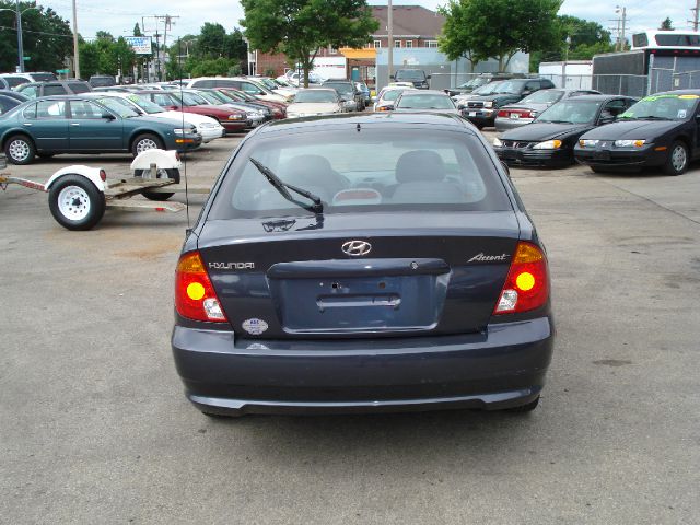 2005 Hyundai Accent S Sedan