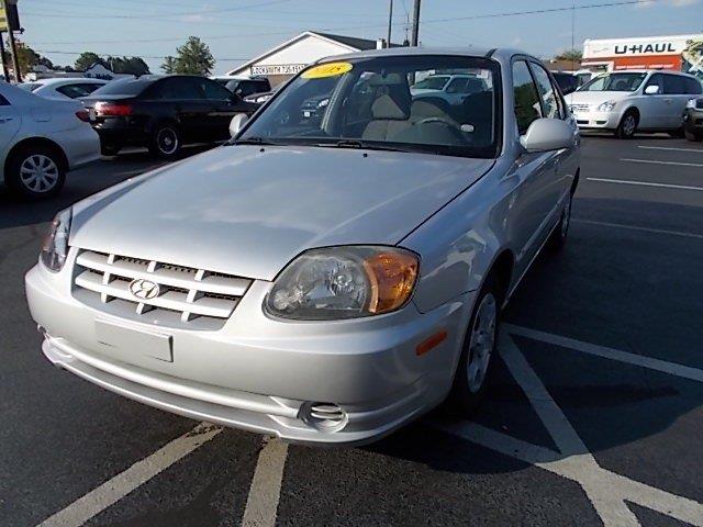 2005 Hyundai Accent FWD 4dr Sport