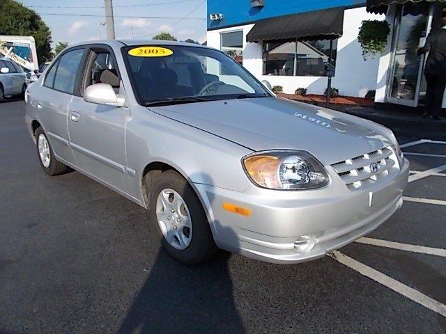 2005 Hyundai Accent FWD 4dr Sport