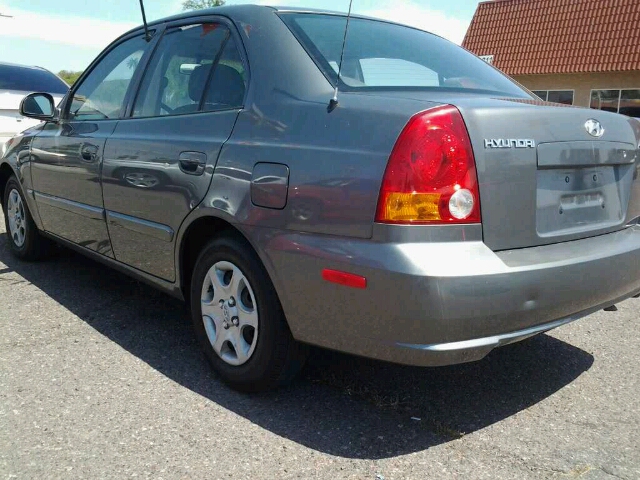 2005 Hyundai Accent S Sedan