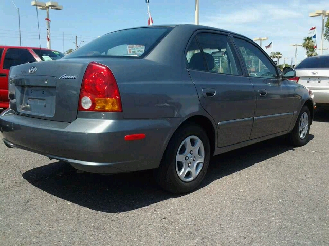 2005 Hyundai Accent S Sedan