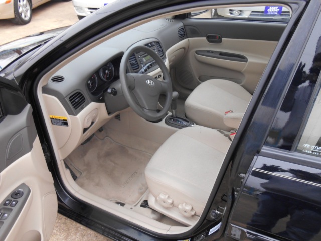 2006 Hyundai Accent FWD 4dr Sport