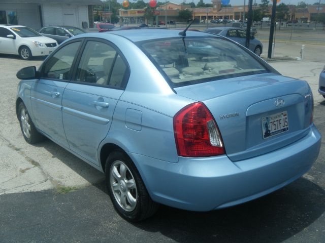 2006 Hyundai Accent FWD 4dr Sport