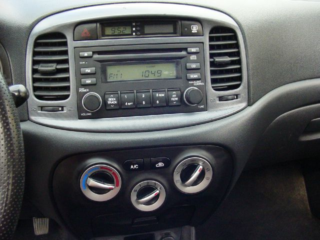 2007 Hyundai Accent LS LOW Milesfactory Warranty Sedan