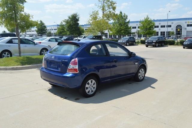 2009 Hyundai Accent XLS