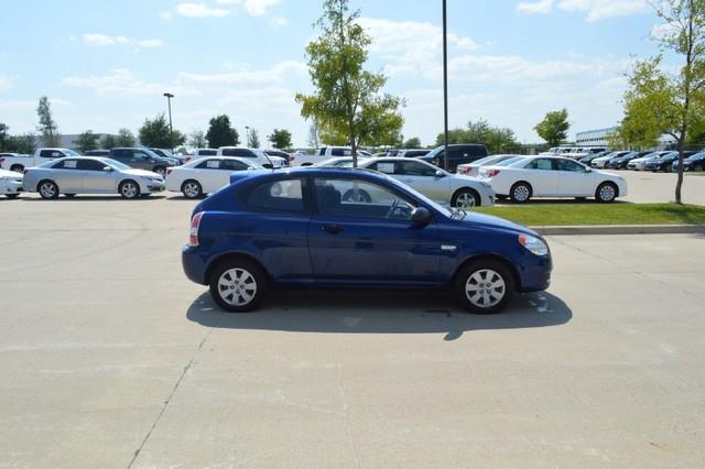 2009 Hyundai Accent XLS