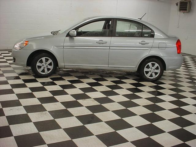 2010 Hyundai Accent FWD 4dr Sport