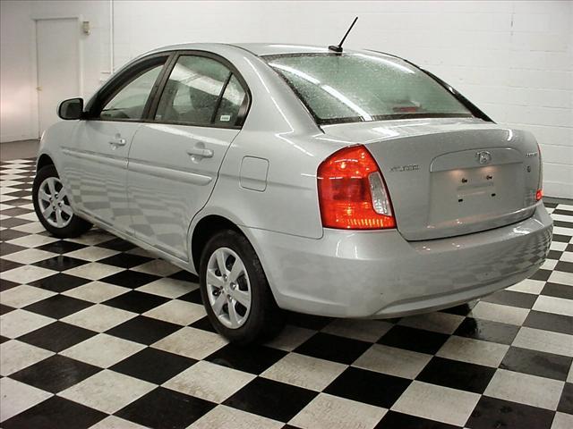 2010 Hyundai Accent FWD 4dr Sport
