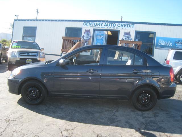 2010 Hyundai Accent FWD 4dr Sport