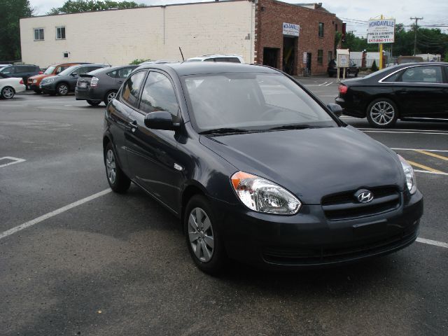 2010 Hyundai Accent Base 1500 SLT Crew S/B