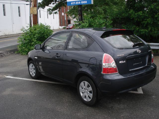 2010 Hyundai Accent Base 1500 SLT Crew S/B