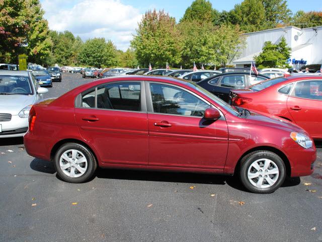 2010 Hyundai Accent FWD 4dr Sport