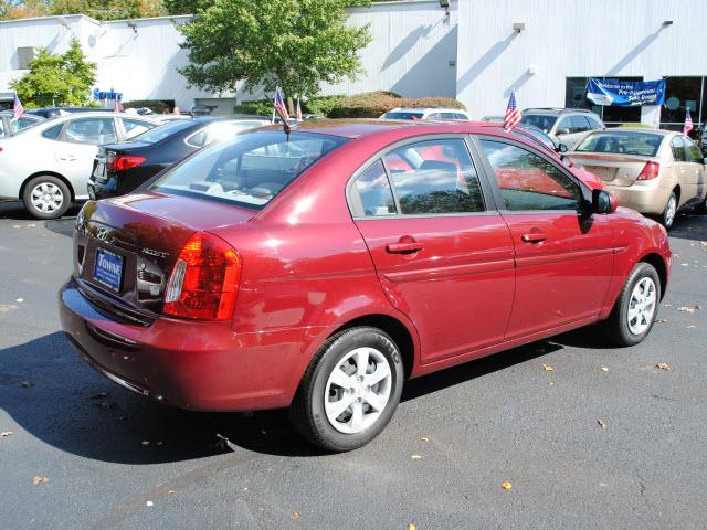 2010 Hyundai Accent FWD 4dr Sport