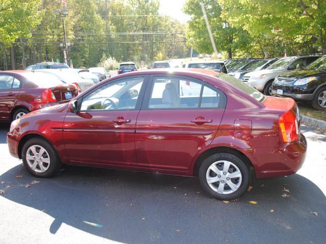 2010 Hyundai Accent FWD 4dr Sport