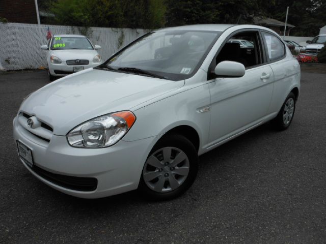 2010 Hyundai Accent Base 1500 SLT Crew S/B